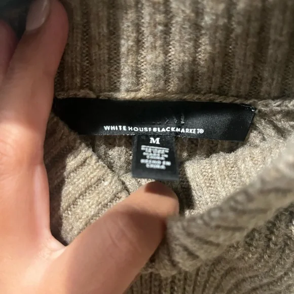 White House black market Women's Tan Cable Knit Sweater medium new - Picture 7 of 7